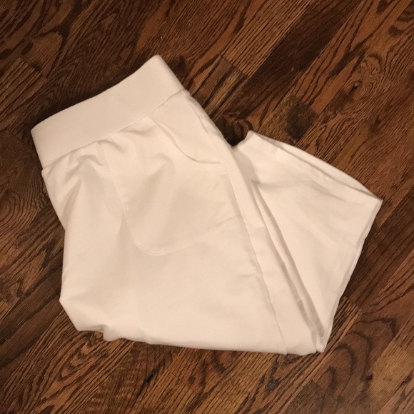 Christopher & Banks Pull On Capri - Picture 2 of 11